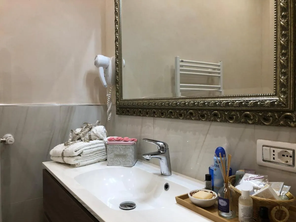 Old Town Apartment Sirmione Italien