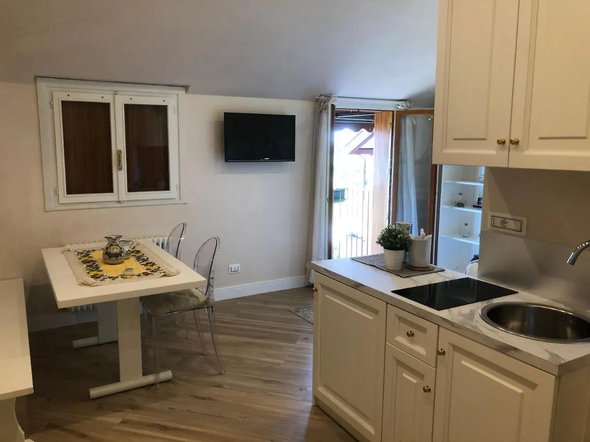 Old Town Apartment Sirmione Italien
